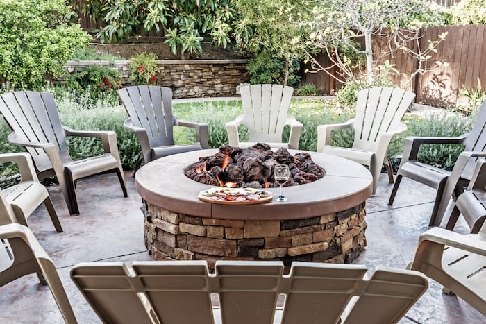 33 Fire Pit Ideas For Your Backyard