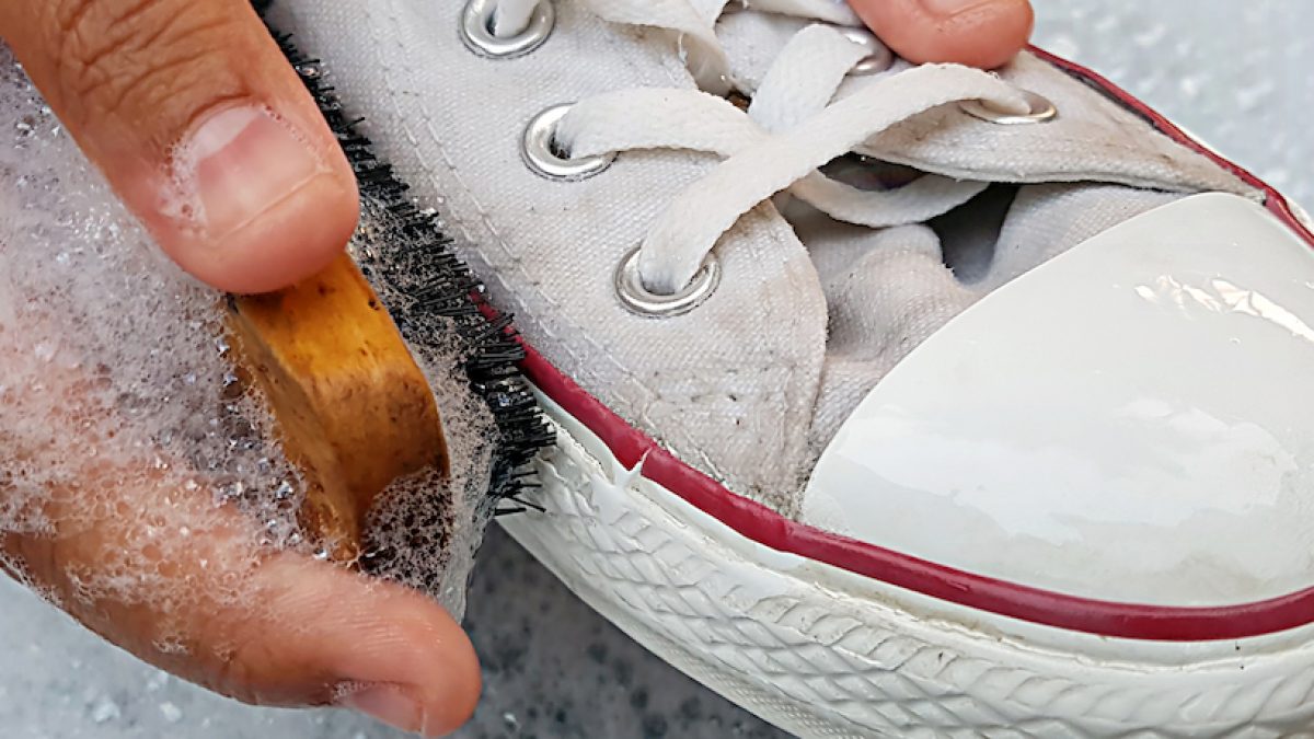 how to clean white leather converse shoes