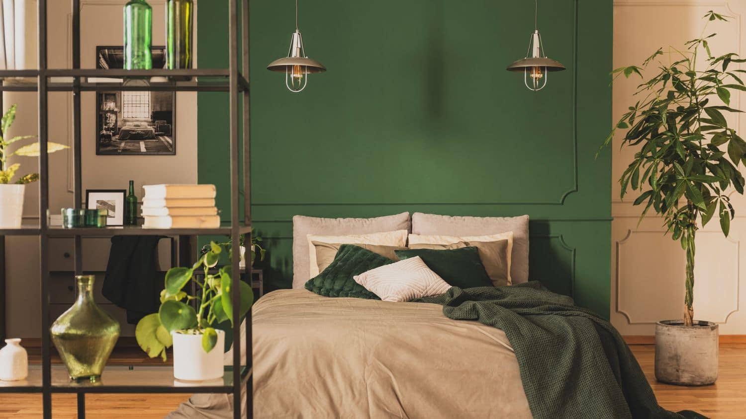 Bedroom Decorating Green Wall